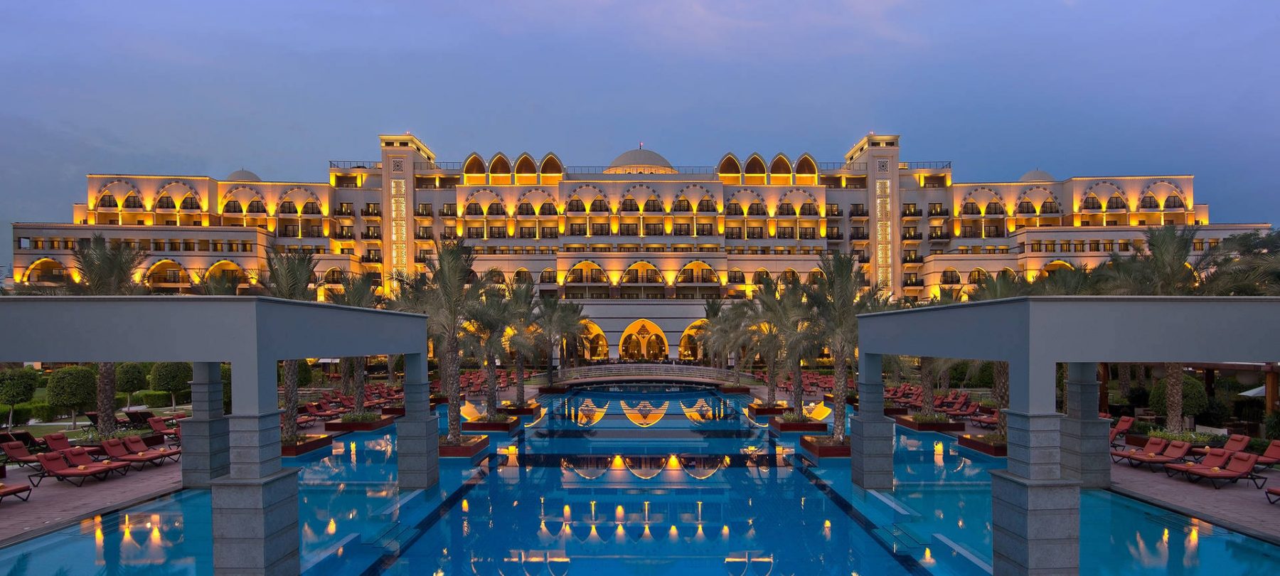 NIGHT POOL PARTY AT JUMEIRAH ZABEEL SARAY - Altitudes